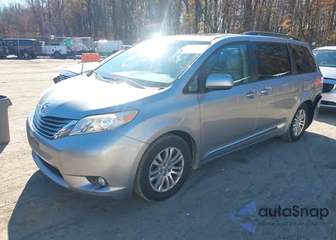 2013 Toyota Sienna Xle V6 8 Passenger from USA, damaged, VIN 5TDYK3DC5DS303944